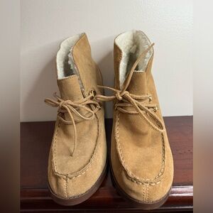 Michael Kors Tan Suede Sherpa lined wedge Ankle Boots in size 9.5